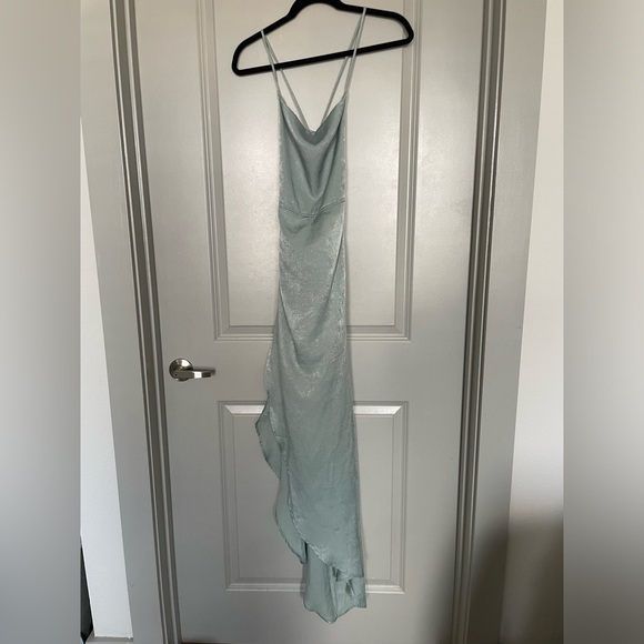 Lucy in the Sky Dresses & Skirts - Lucy in the sky Sage green Tie Back Slit dress